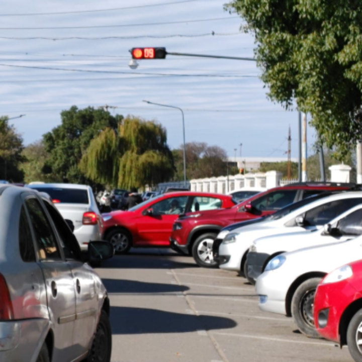 Se firmó un convenio para la implementación del sistema de estacionamiento medido