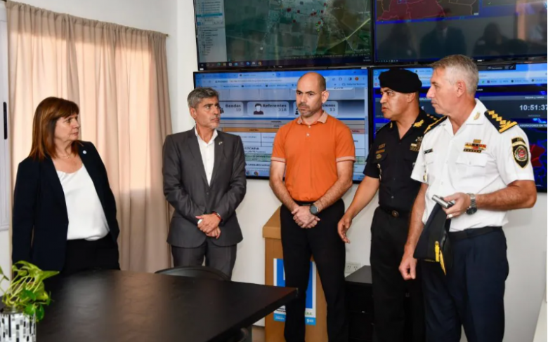 Bullrich visitó Córdoba y recorrió la sede de la Fuerza Policial Antinarcotráfico