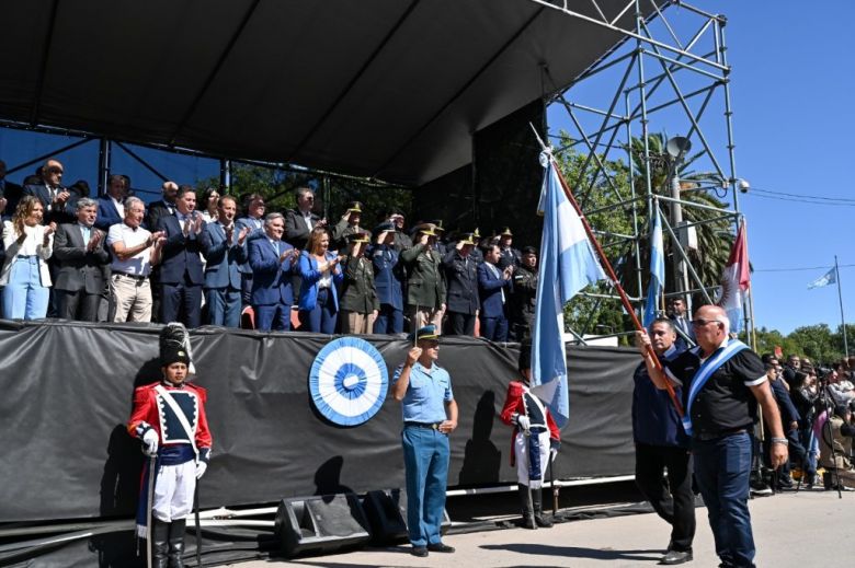 En Oliva, la Provincia homenajeó a los veteranos y caídos en Malvinas