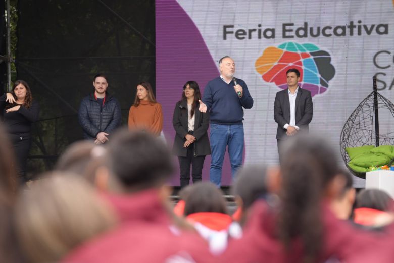 Inauguraron la Feria Educativa e institucional "Conectando saberes"