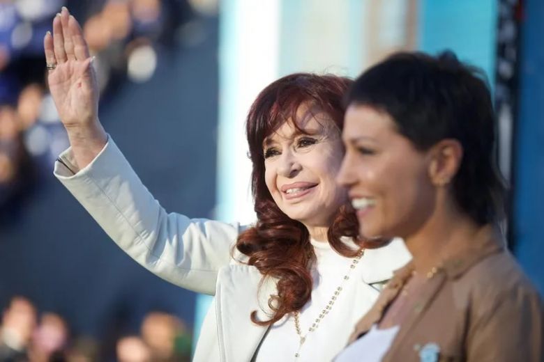 Duras críticas de Cristina a Milei: "Solo tiene un plan de ajuste, la gente se caga de hambre"