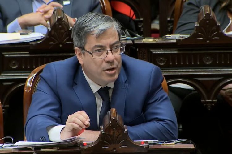 Estocada opositora en Diputados: avanzaron con la firma de dictámenes para reponer el FONID