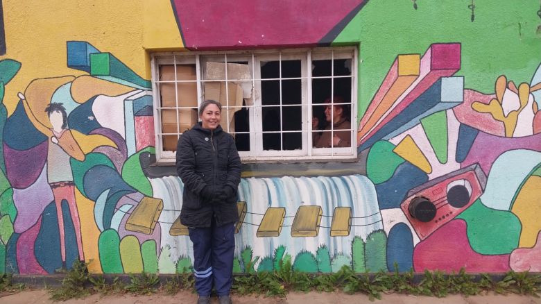 Un grupo de mujeres ocupó un edificio público en el barrio Las Playas