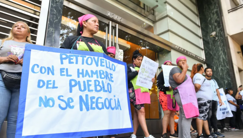 El Gobierno aún no definió fecha para repartir los alimentos retenidos