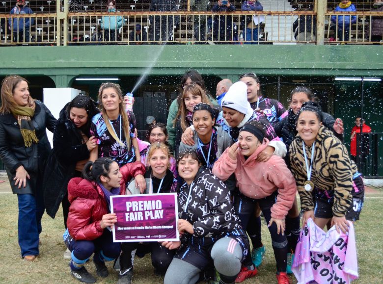 "Mamis de Alem" ganó el torneo de Fútbol Femenino Amateur