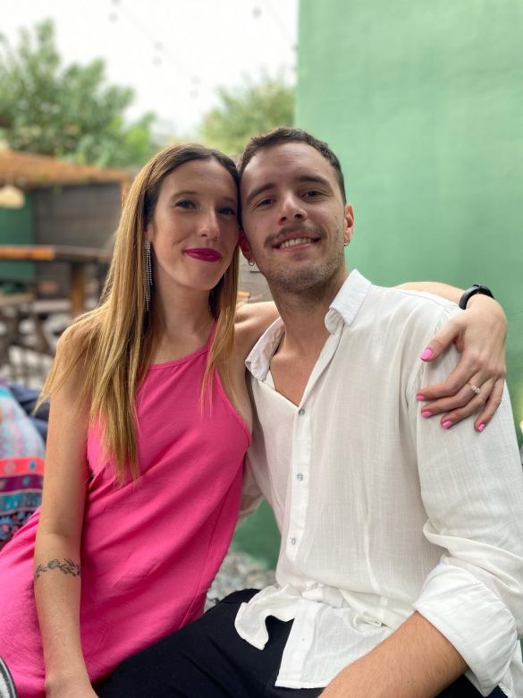 Sofía y Facundo, la pareja que recorrerá América en un Ford K