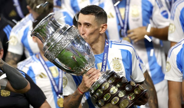 Ángel Di María está en el Top 10 de jugadores más ganadores de la historia