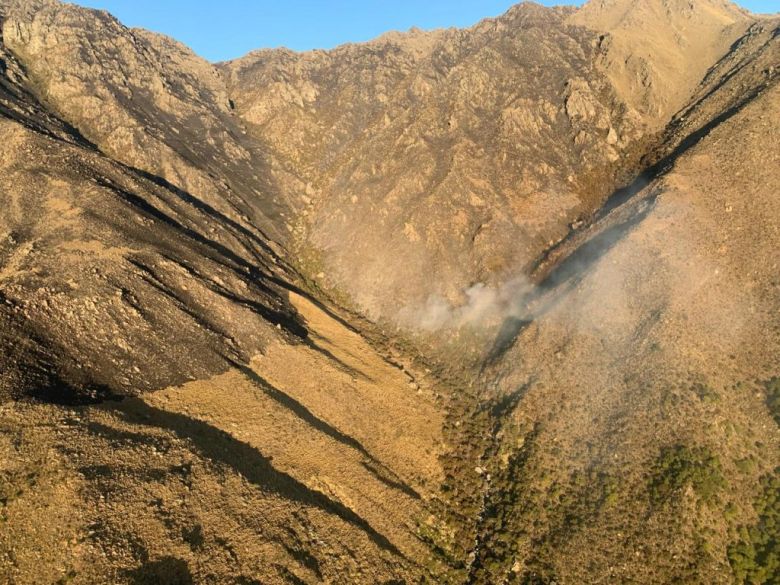 Está contenido el incendio en Traslasierra que quemó unas 7.600 hectáreas