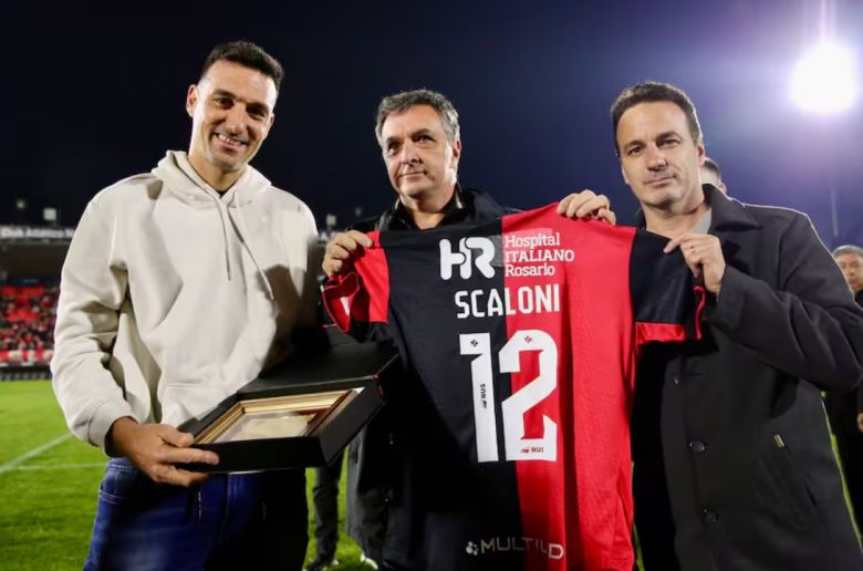 El emotivo homenaje a Lionel Scaloni en la cancha de Newell’s