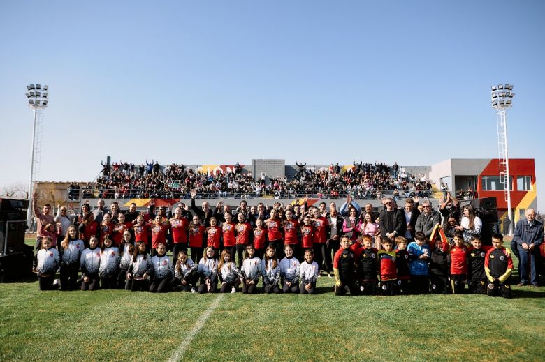 Asociación Española inauguró su estadio de Baby Fútbol