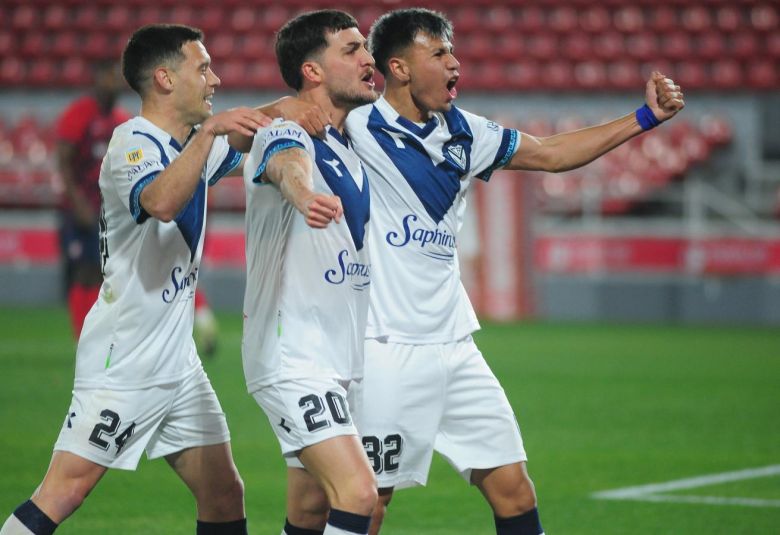 Vélez derrotó a San Lorenzo y avanzó en la Copa Argentina