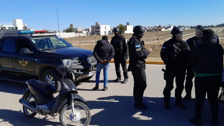 La FPA secuestró drogas cerca de la cárcel de barrio Belgrano