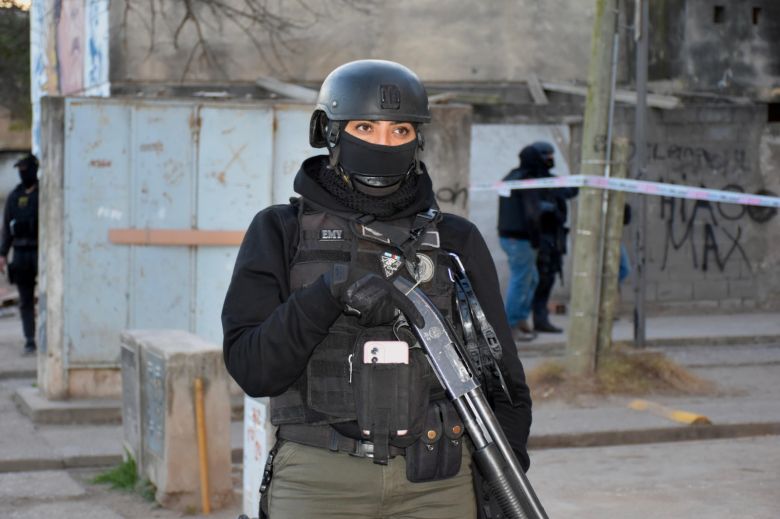 Tres detenidos por comercializar cocaína y marihuana en barrio Los Olmos