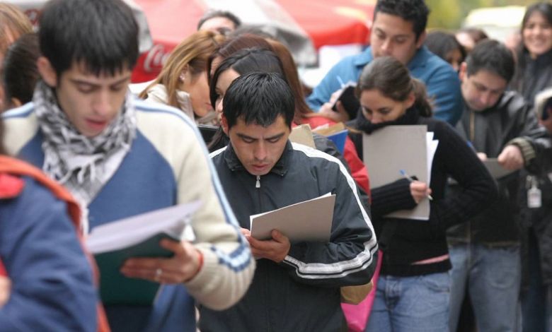 El desempleo subió fuerte en el primer trimestre y llegó al 7,7 %