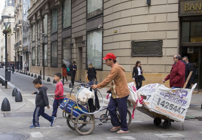 9 de cada 10 personas consideran que el problema más grave es la pobreza