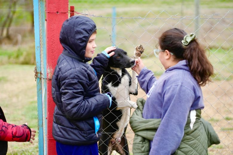 Estudiantes primarios recorrieron el Centro de Adopción Municipal