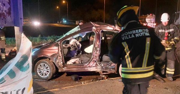 Accidente en Villa Nueva: el conductor está detenido y una mujer continúa grave