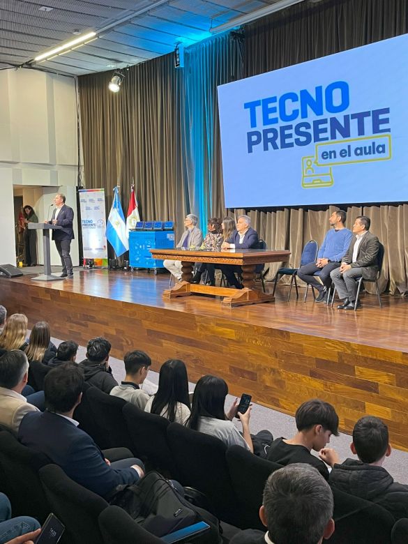 Instituciones educativas recibieron computadoras del programa Tecnopresente