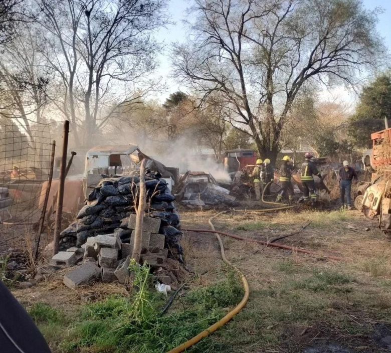 Se incendió una chacharita en Villa Nueva