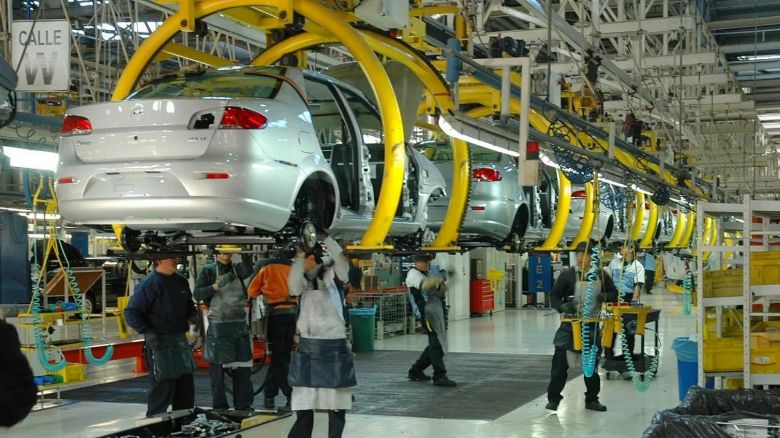 Industria automotriz: Argentina se hunde mientras Brasil bate récord de inversiones