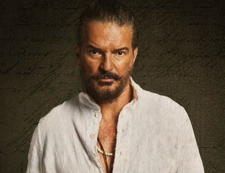 Ricardo Arjona vuelve a la escena musical con su nuevo álbum "Seco"