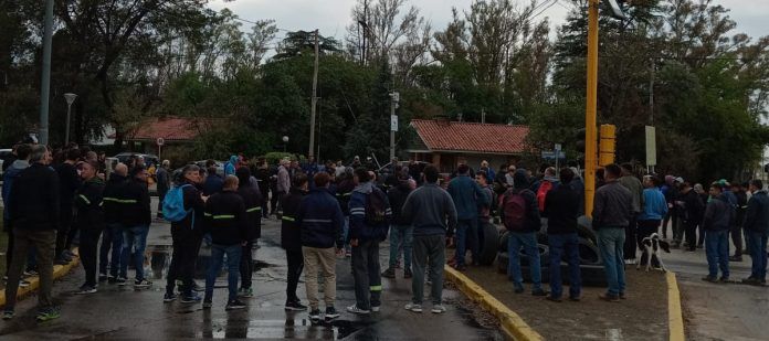 Río Tercero: marcha en rechazo a los despidos en Petroquímica