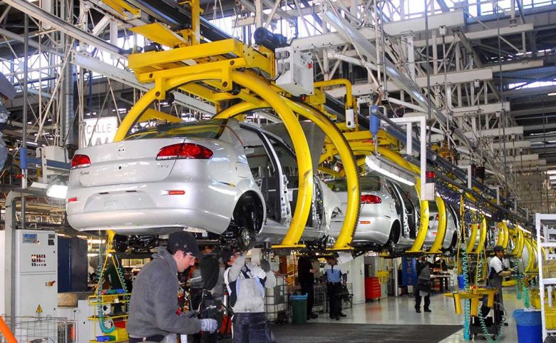 La producción automotriz aumentó por primera vez en el año 0,9% interanual en octubre