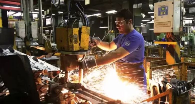  APyME: El país avanza hacia la destrucción masiva de su industria