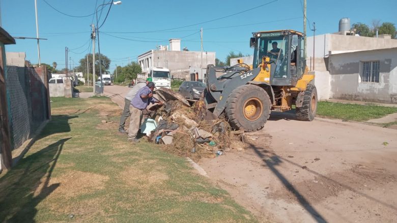 El municipio realiza tareas intensivas de limpieza en barrio Roque Sáenz Peña