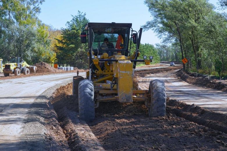 Etapa final de la pavimentación del camino Río de los Sauces – Elena