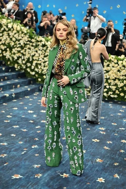 Rihanna, Zendaya y Bad Bunny, entre las celebridades que brillaron con sus atuendos en la Met Gala 2025