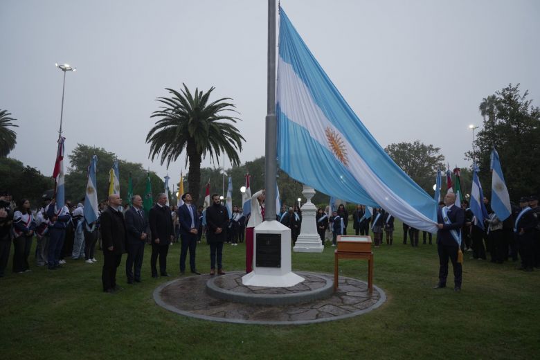 Villa María conmemoró el 215º aniversario de la Revolución de Mayo con emotivo acto