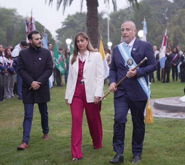 Villa María conmemoró el 215º aniversario de la Revolución de Mayo con emotivo acto