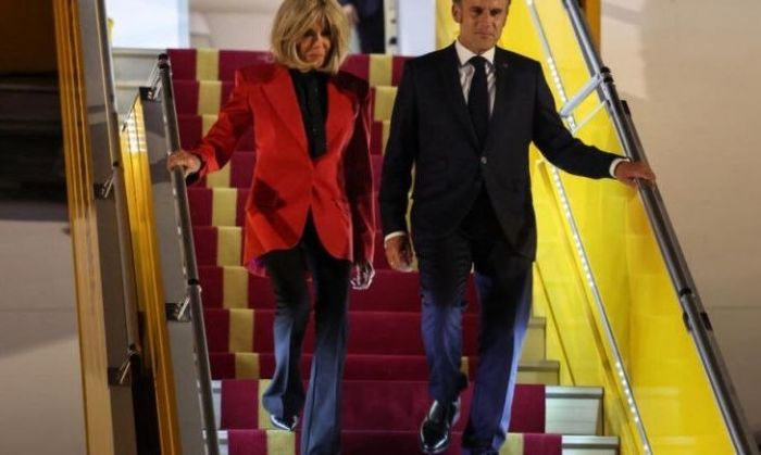 Escándalo en Francia por el video de un cachetazo de Brigitte a Emamnuel Macron