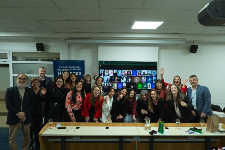 La UNVM entregó diplomas a 50 profesionales de América con formación pionera en salud cardiovascular femenina