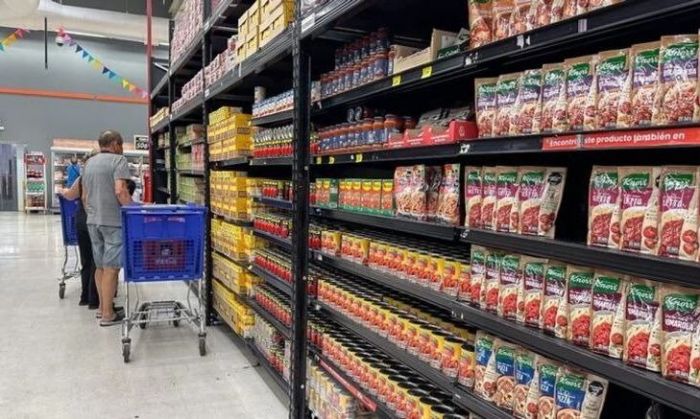 Anticipan despidos tras la caída de ventas en casi el 60% de los supermercados del país