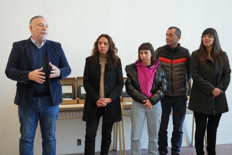 ​​La Municipalidad instaló calefactores y luces LED  en la Escuela de Bellas Artes