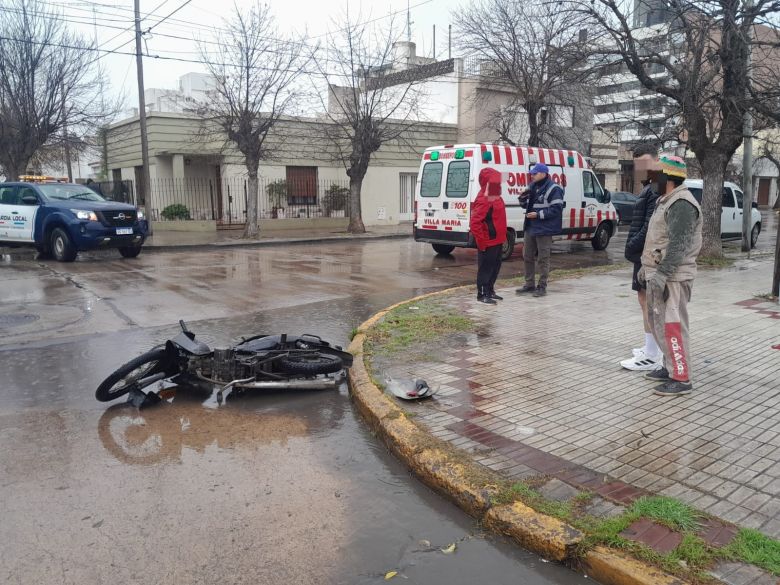 Joven mujer y una niña resultaron con golpes en dos accidentes