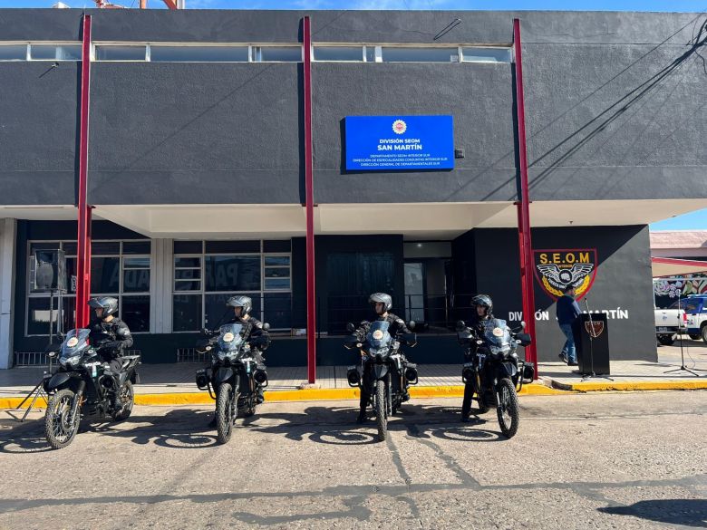 Acastello junto al ministro de seguridad inauguraron la sede del Servicio Especial de Operaciones Motorizadas (SEOM)