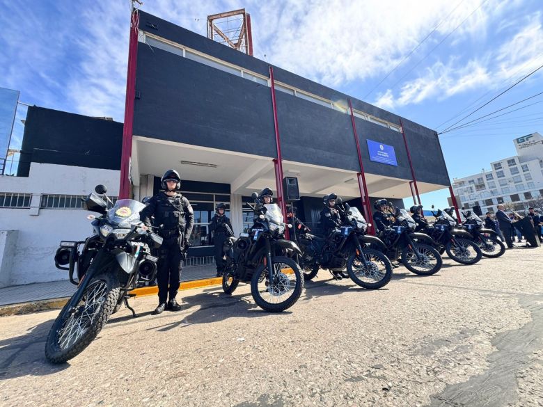 Acastello junto al ministro de seguridad inauguraron la sede del Servicio Especial de Operaciones Motorizadas (SEOM)