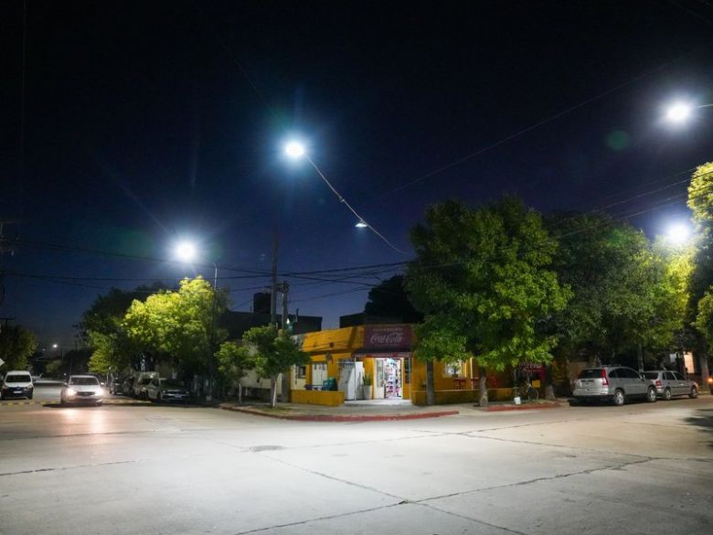 Con la incorporación de Rivadavia y Lamadrid,  son 27 los barrios que cuentan con luces led