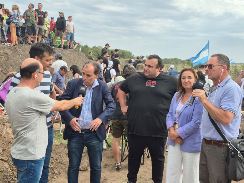 Todas las imágenes del acto oficial por los F-16