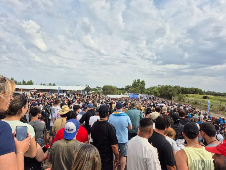 Todas las imágenes del acto oficial por los F-16