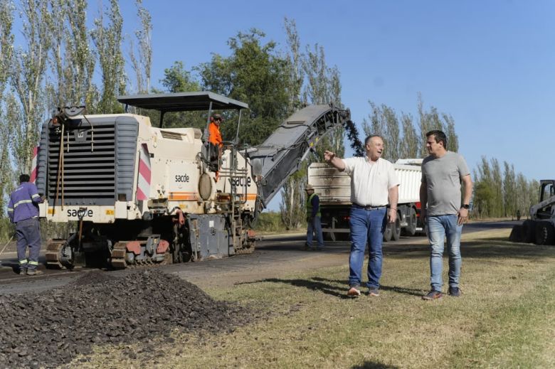El intendente Eduardo Accastello supervis&oacute; obras viales en el ingreso norte de ruta 9 