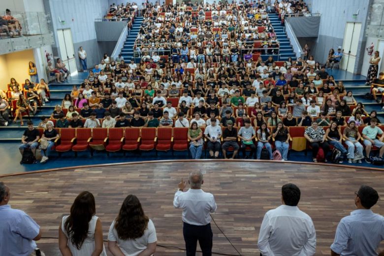 M&aacute;s de 2000 ingresantes inician su carrera en la UNVM