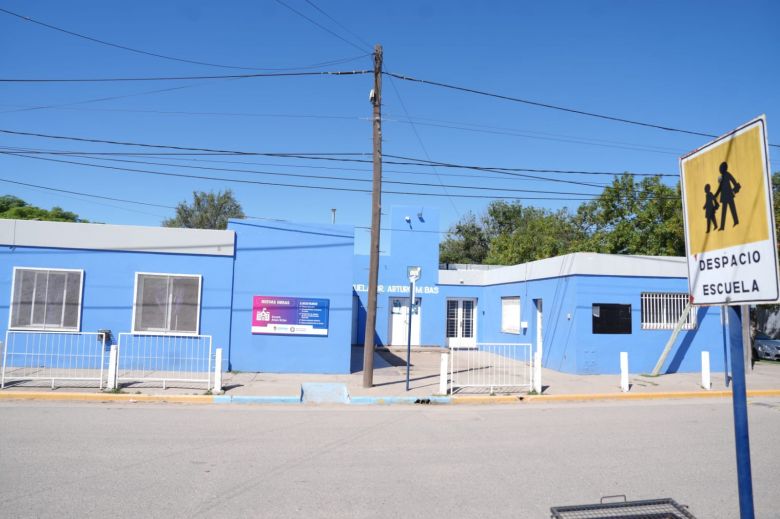 La municipalidad realiz&oacute; tareas de pintura y revestimiento en 20 instituciones educativas