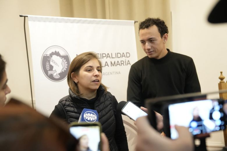 El artista local santiago Fiuri presentara su show musical en el centro cultural comunitarion Leonardo Favio 