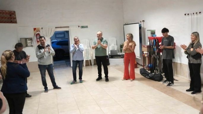 El municipio entreg&oacute; equipamiento a un proyecto juvenil en barrio Las Acacias