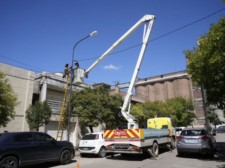 Villa Mar&iacute;a ya cuenta con el 85% de luces led en su alumbrado p&uacute;blico