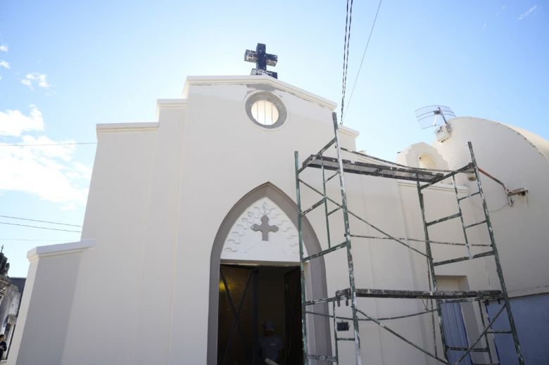 Realizan tareas integrales de mantenimiento en el cementerio "La Piedad"